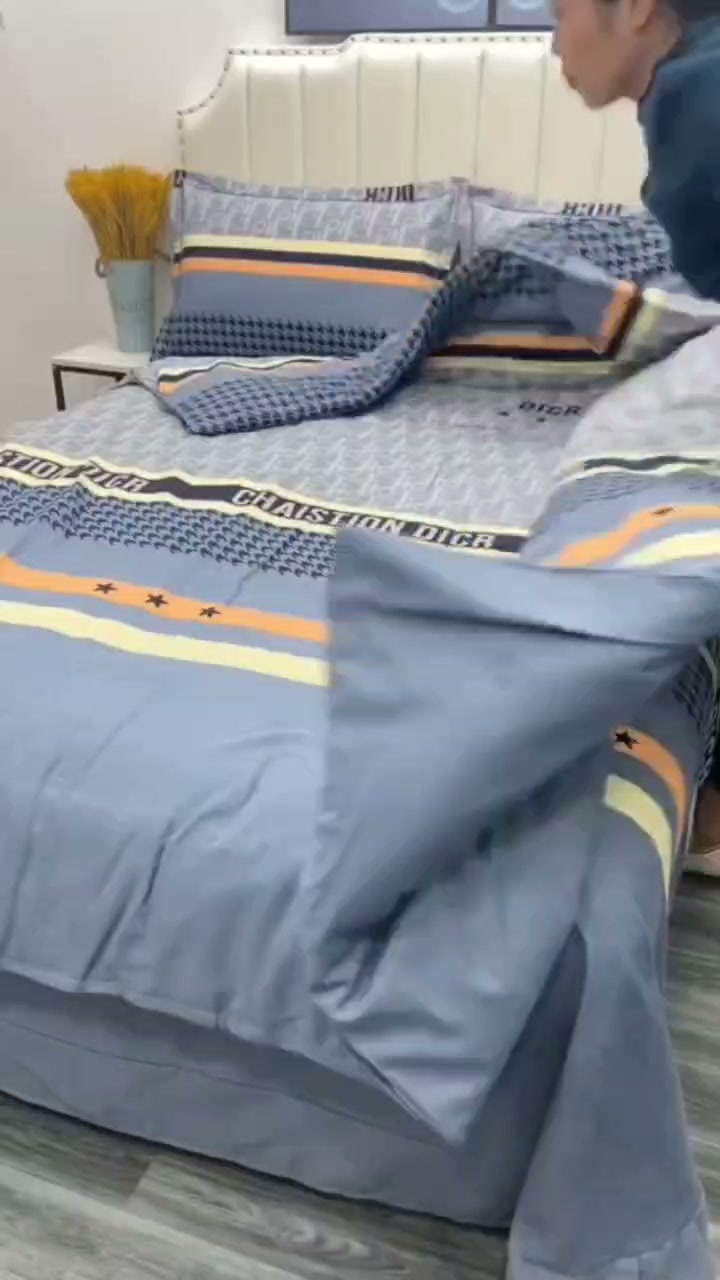 220 GSM Microfiber Reversible Blanket Quilt Duvets for Double Bed